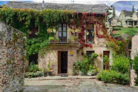What Is a Guest House?